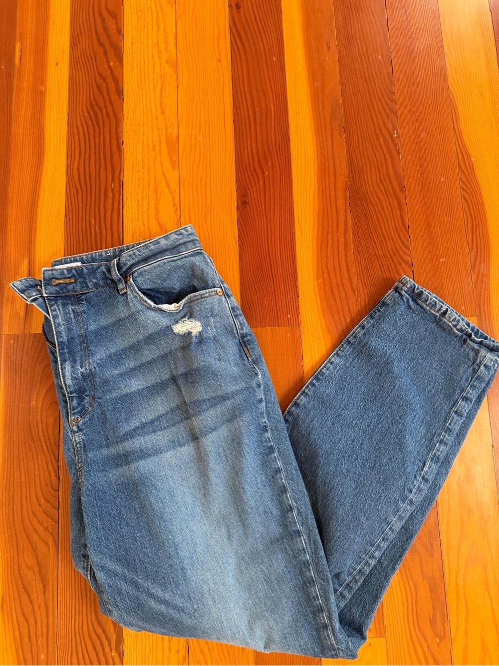 LOFT Curvy High Waisted Boyfriend Jeans in Medium Blue Wash